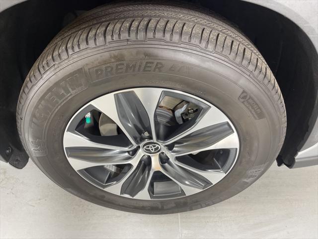 used 2022 Toyota Highlander car, priced at $38,000