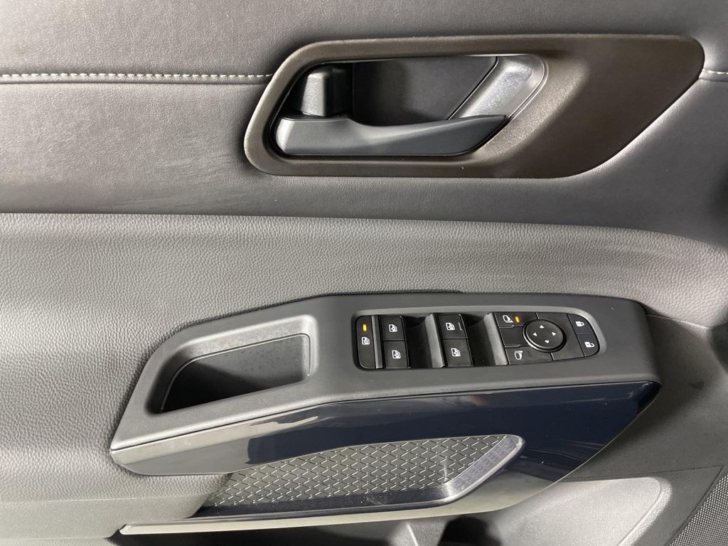 new 2025 Nissan Pathfinder car, priced at $33,469