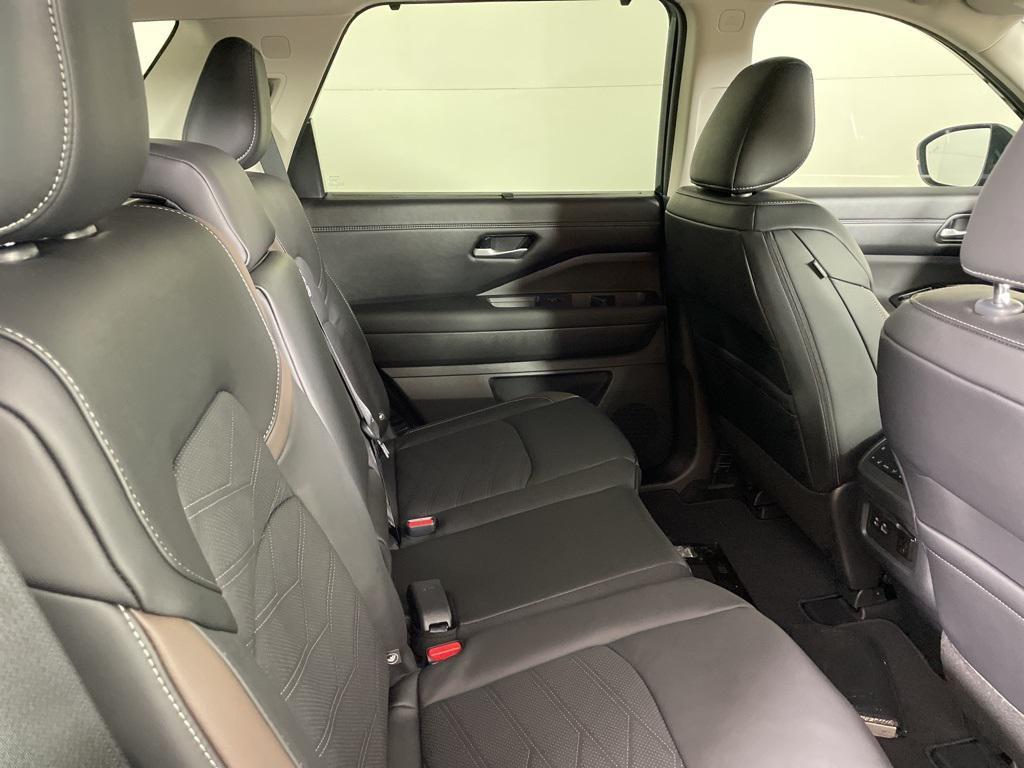 new 2025 Nissan Pathfinder car, priced at $42,595