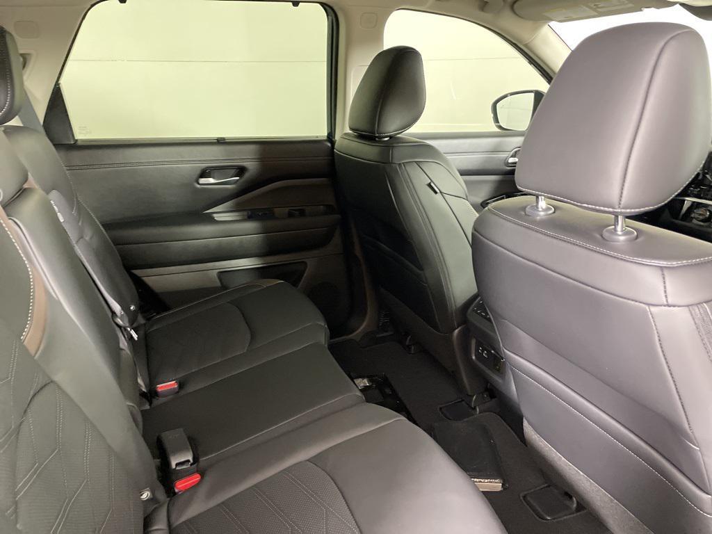 new 2025 Nissan Pathfinder car, priced at $42,595