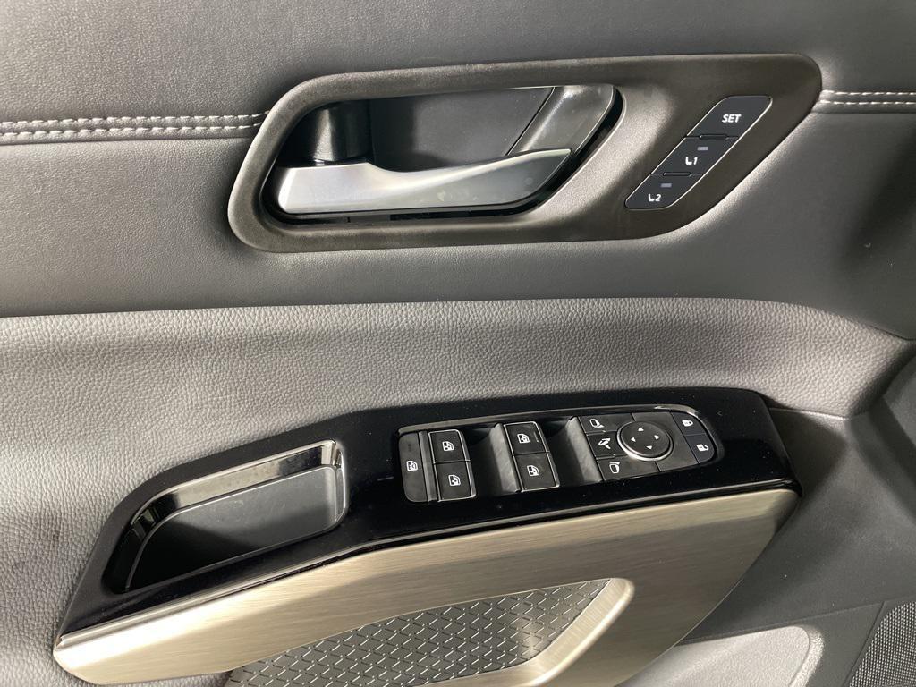 new 2025 Nissan Pathfinder car, priced at $42,595