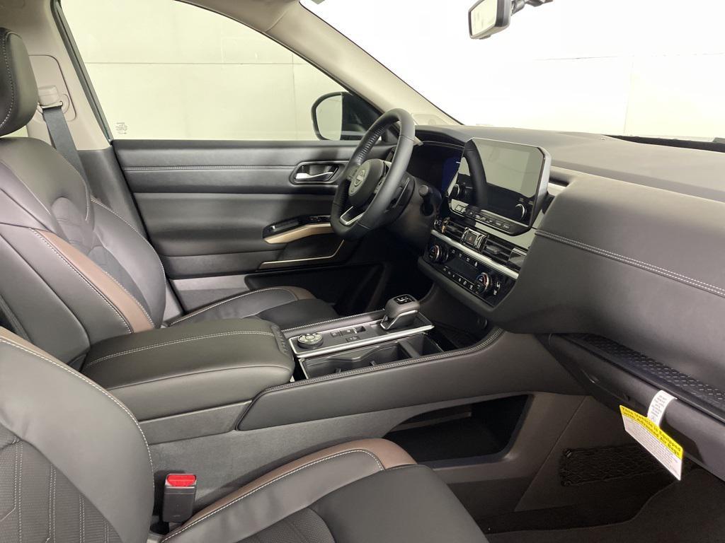 new 2025 Nissan Pathfinder car, priced at $42,595