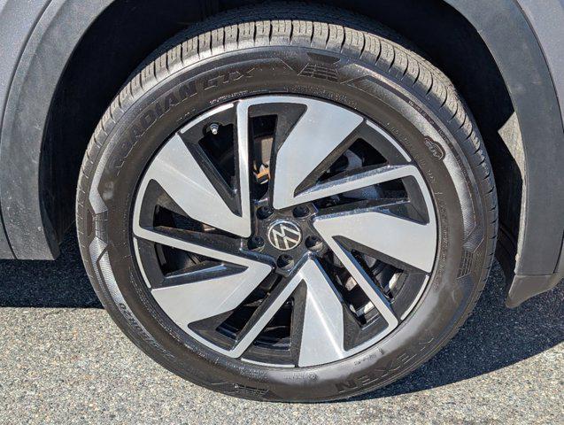 used 2024 Volkswagen Atlas car, priced at $32,999