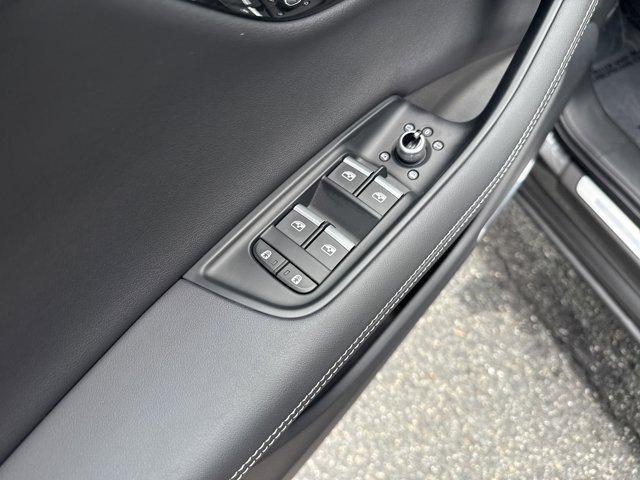 new 2025 Audi Q7 car, priced at $71,761