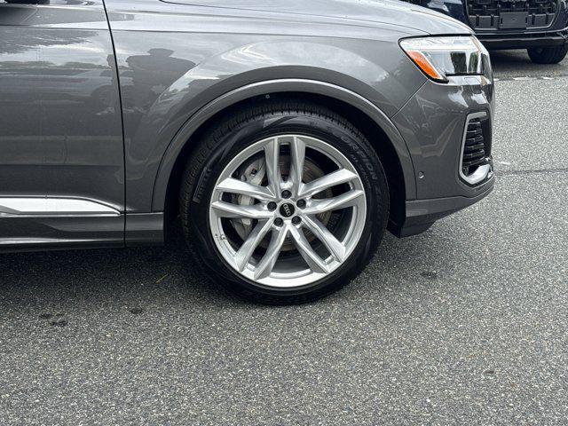 new 2025 Audi Q7 car, priced at $71,761