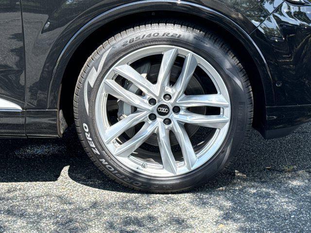 new 2025 Audi Q7 car, priced at $71,761