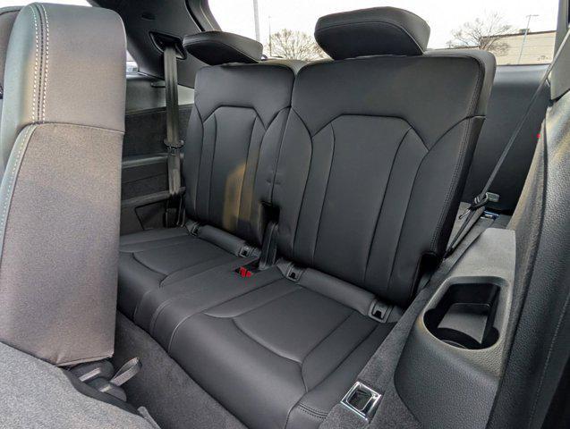 new 2025 Audi Q7 car, priced at $67,882