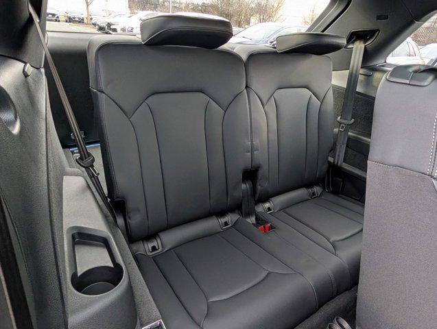 new 2025 Audi Q7 car, priced at $67,882