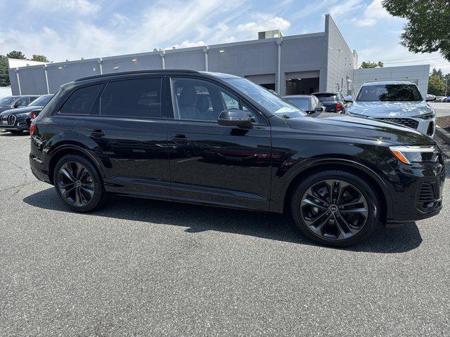 new 2025 Audi Q7 car, priced at $72,921