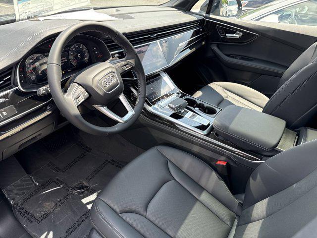new 2025 Audi Q7 car, priced at $72,921
