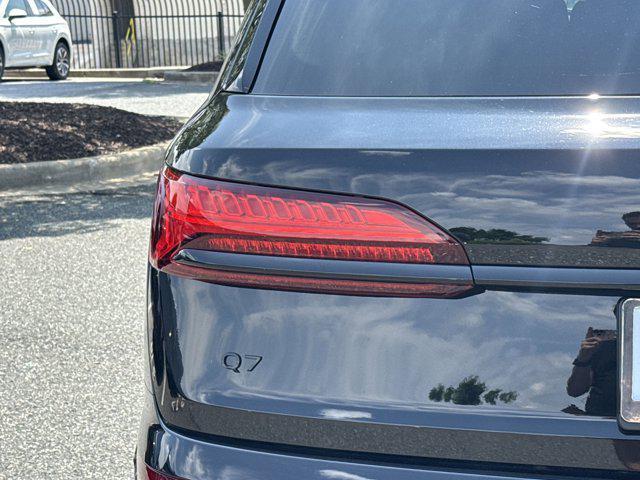 new 2025 Audi Q7 car, priced at $72,921