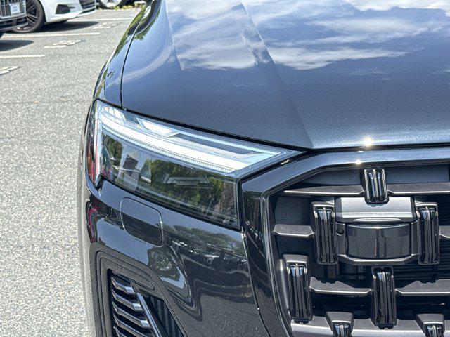new 2025 Audi Q7 car, priced at $72,921