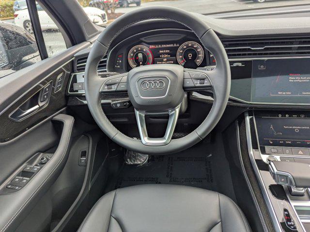 new 2025 Audi Q7 car, priced at $70,921