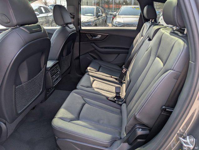 new 2025 Audi Q7 car, priced at $63,101