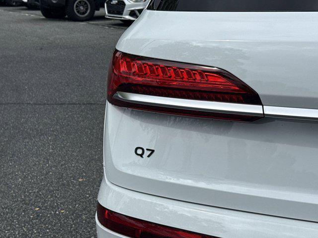 new 2025 Audi Q7 car, priced at $71,761