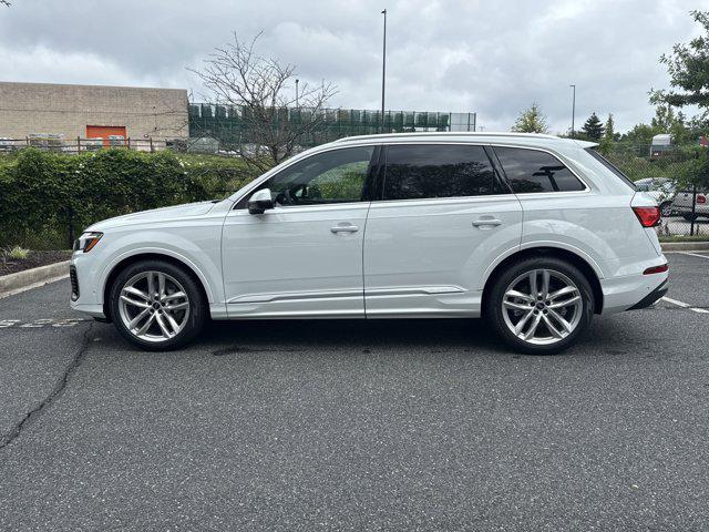 new 2025 Audi Q7 car, priced at $71,761
