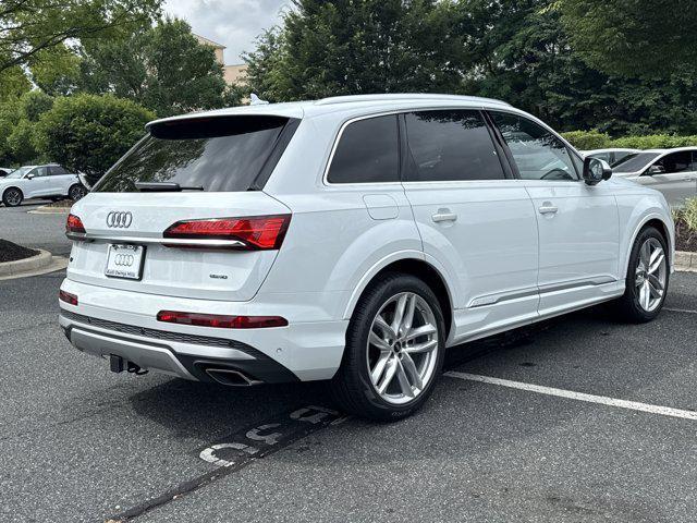 new 2025 Audi Q7 car, priced at $71,761