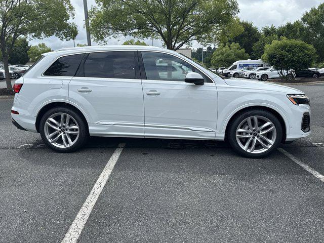 new 2025 Audi Q7 car, priced at $71,761