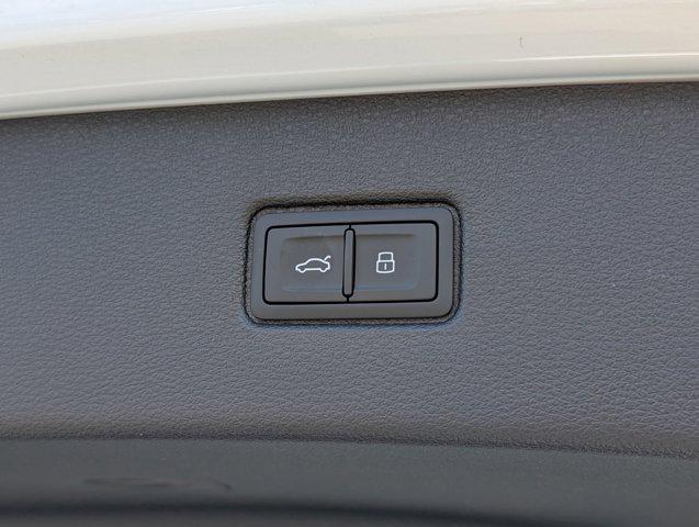 new 2025 Audi Q7 car, priced at $78,841