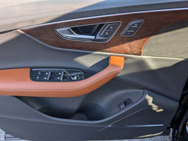 new 2025 Audi Q7 car, priced at $82,281