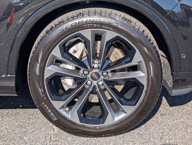 new 2025 Audi Q7 car, priced at $82,281