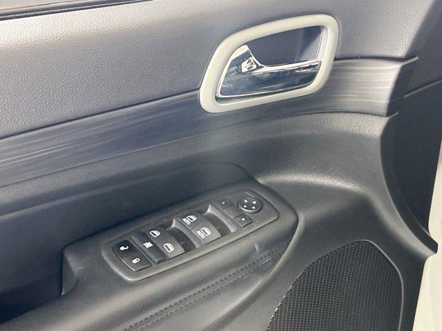 used 2022 Jeep Grand Cherokee car, priced at $27,254