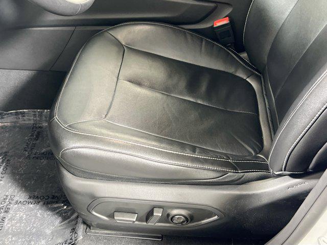 used 2023 Jeep Grand Cherokee car, priced at $34,739
