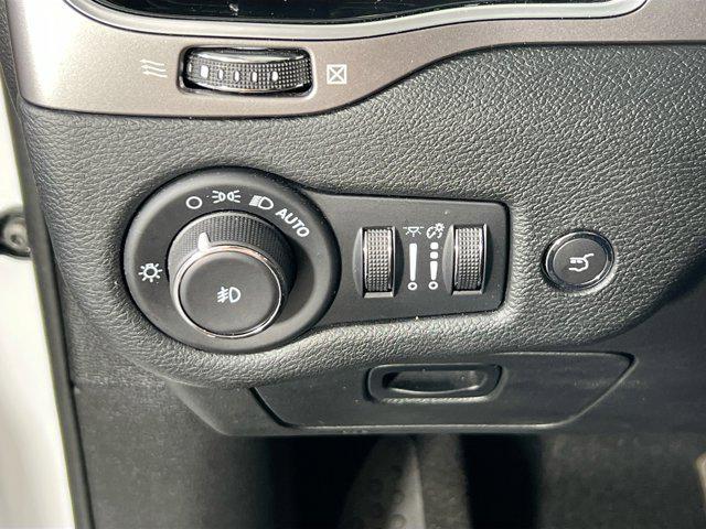 used 2022 Jeep Cherokee car, priced at $23,971