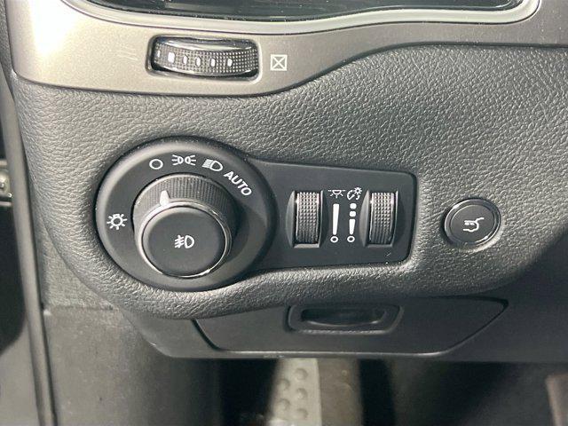 used 2022 Jeep Cherokee car, priced at $23,738