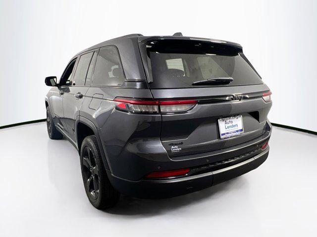 used 2022 Jeep Grand Cherokee car, priced at $33,863