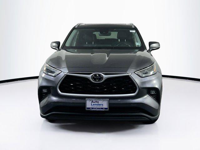 used 2022 Toyota Highlander car, priced at $38,448