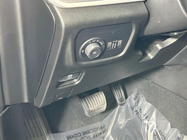 used 2022 Jeep Grand Cherokee car, priced at $29,327
