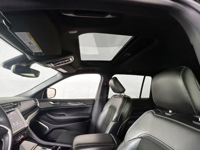 used 2022 Jeep Grand Cherokee car, priced at $35,565