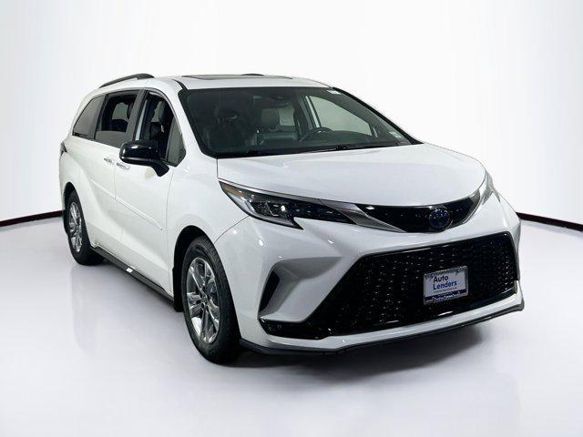 used 2022 Toyota Sienna car, priced at $42,914
