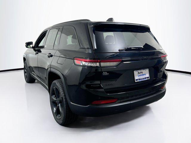 used 2022 Jeep Grand Cherokee car, priced at $33,893