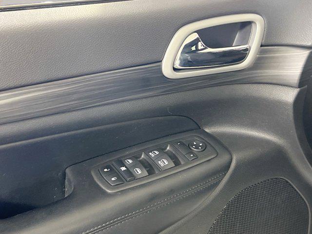 used 2022 Jeep Grand Cherokee car, priced at $25,871