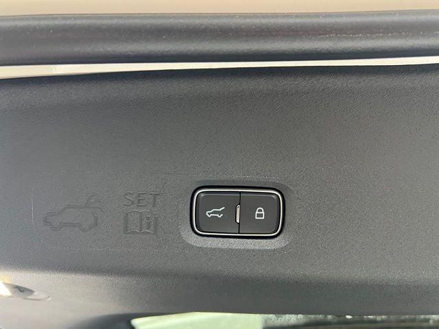 new 2025 Ford Expedition car, priced at $68,735