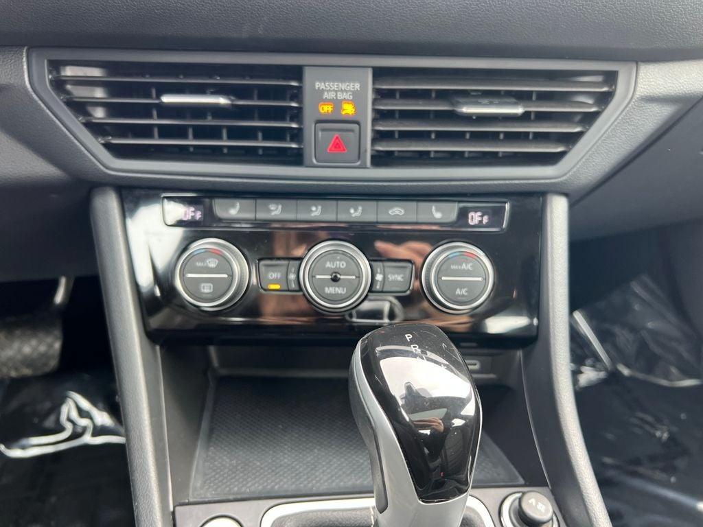 used 2024 Volkswagen Jetta car, priced at $22,558