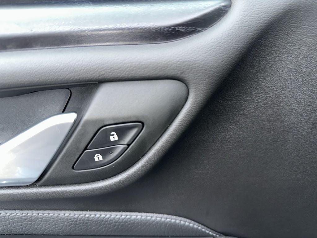 used 2022 GMC Yukon XL car, priced at $58,377