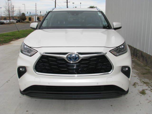 used 2021 Toyota Highlander Hybrid car, priced at $39,995