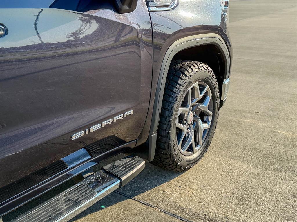 used 2023 GMC Sierra 1500 car, priced at $45,593