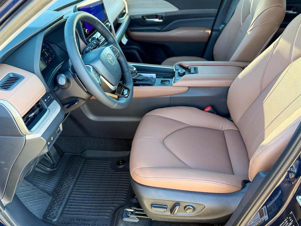 new 2025 Toyota Grand Highlander car, priced at $58,414