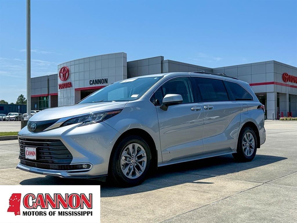 used 2021 Toyota Sienna car, priced at $34,075