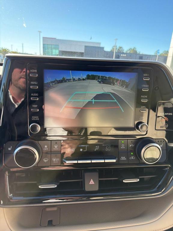 used 2022 Toyota Highlander Hybrid car, priced at $38,754