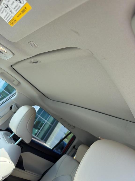 used 2022 Toyota Highlander Hybrid car, priced at $38,754