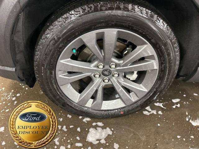 new 2025 Ford Explorer car, priced at $44,706