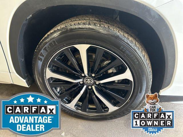 used 2022 Toyota Highlander car, priced at $37,625