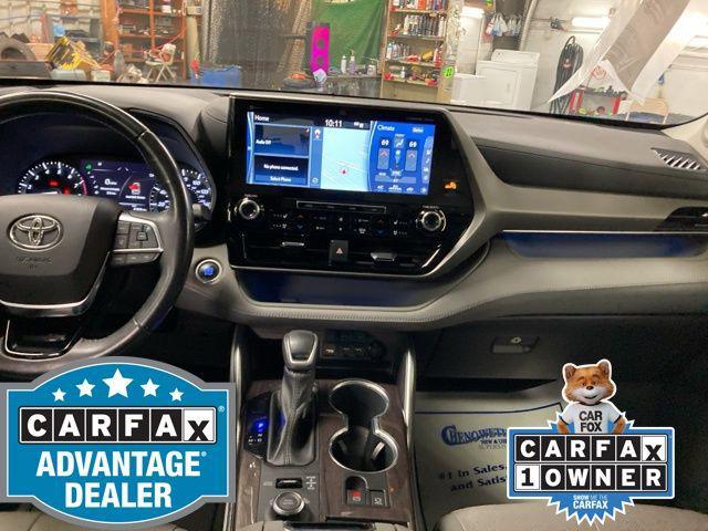 used 2021 Toyota Highlander car, priced at $30,995