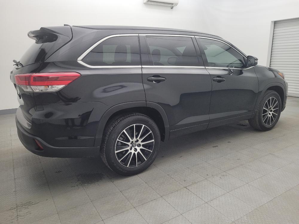 used 2018 Toyota Highlander car, priced at $26,495