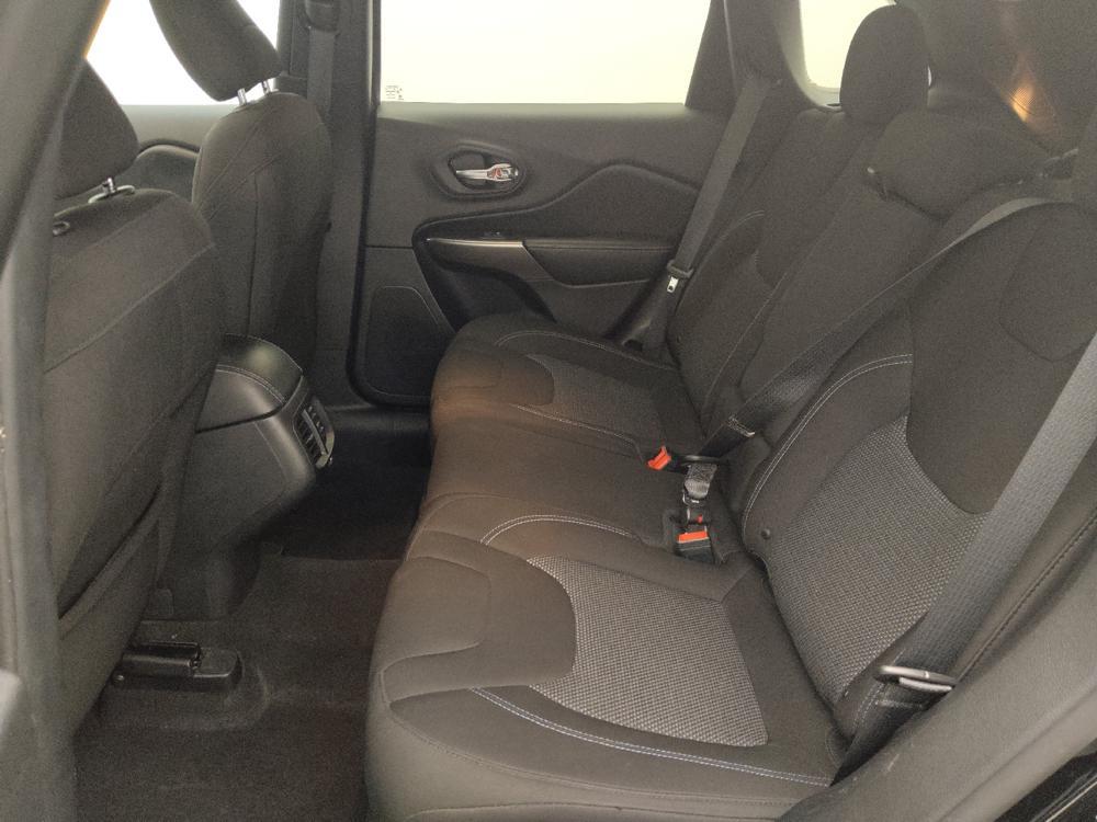 used 2019 Jeep Cherokee car, priced at $18,395